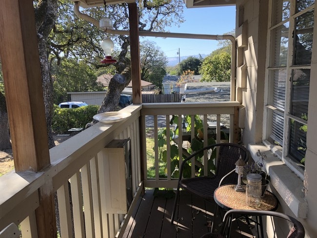 Building Photo - 343 E Thomson Ave