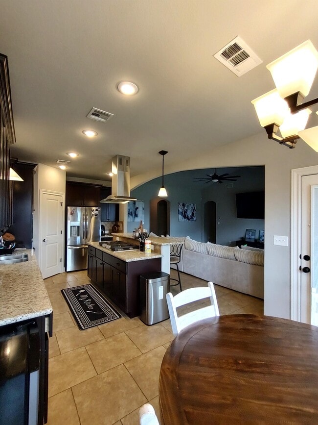 Building Photo - 6790 Woodridge Drive