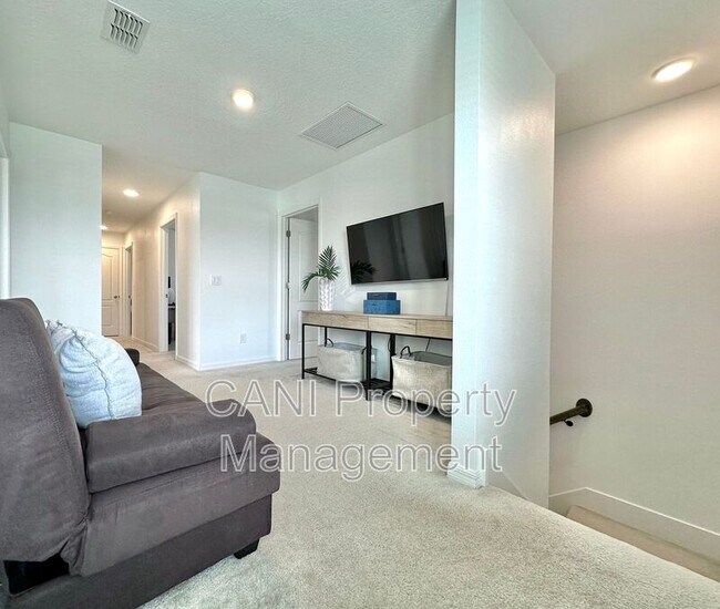 Building Photo - 17691 Passionflower Cir