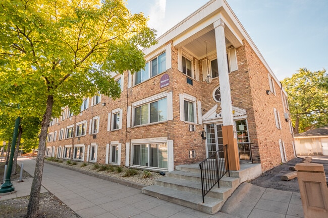 Primary Photo - Lake Street Manor