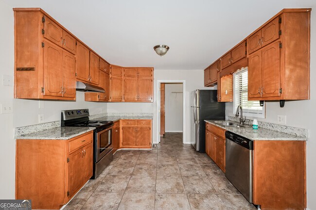 Building Photo - 208 Wildwood Dr