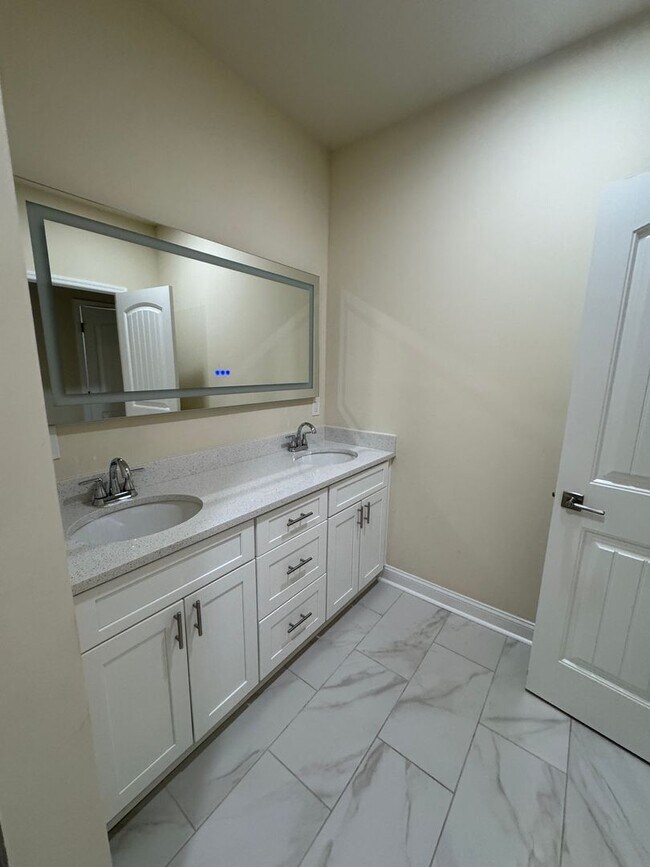 Building Photo - Be the first to live in this 3 bed/3.5 bath home across from Meharry Medical- great location with...