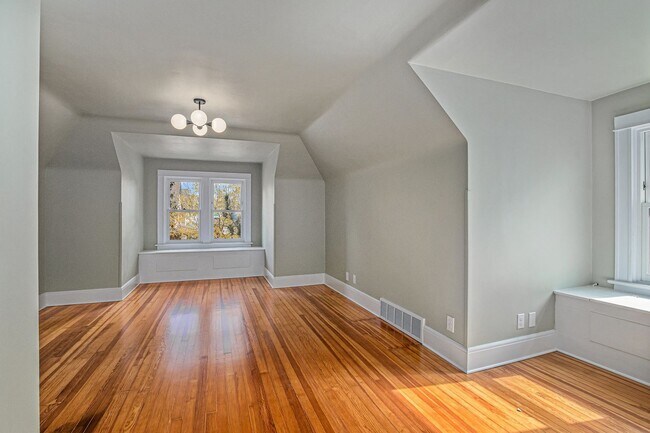 Building Photo - Beautifully Remodeled Home in Cherry Creek