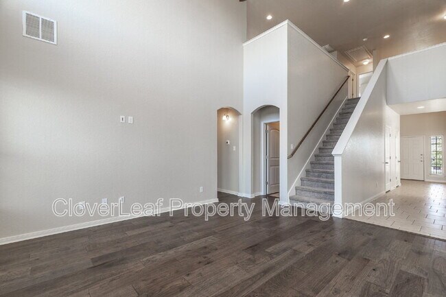 Building Photo - 5167 Top Ridge Ln