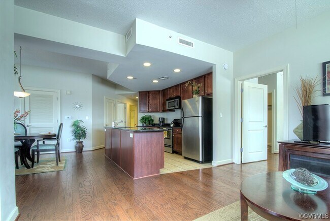 Building Photo - 1101 Haxall Point