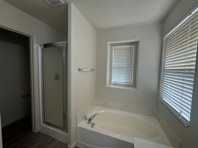 Building Photo - 4 Bedroom 3 Bath Two Story Home, New Flooring, New Interior Paint