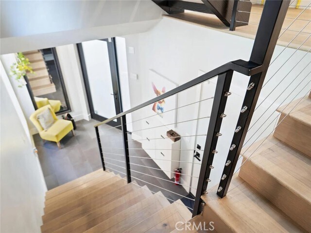 Building Photo - 811 N Detroit St