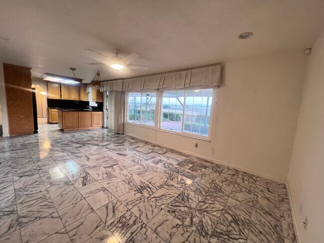 Building Photo - $500 OFF FIRST MONTH'S RENT!!!  BEAUTIFUL TWO LEVEL 3BD/3BA HOME AVAILABLE IN NEWARK, CA !!!!!!