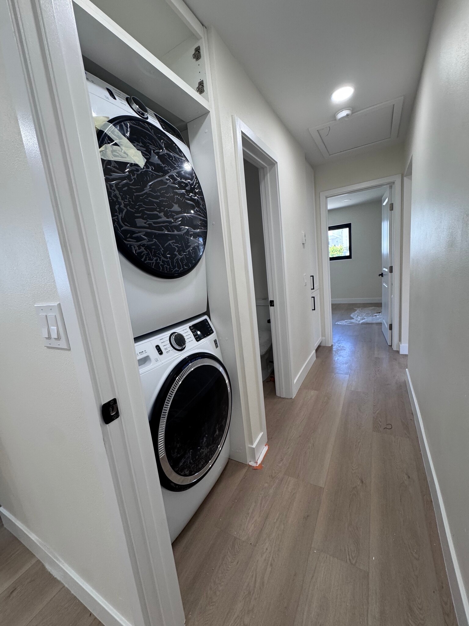 In Unit Washer/Dryer - 1310 Loma Dr