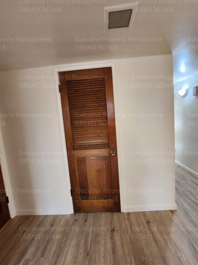 Building Photo - 3 bedroom/ 2 bath house near Pacheco Rd/ A...
