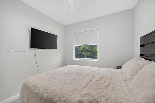 Building Photo - 26437 SW 149th Ave