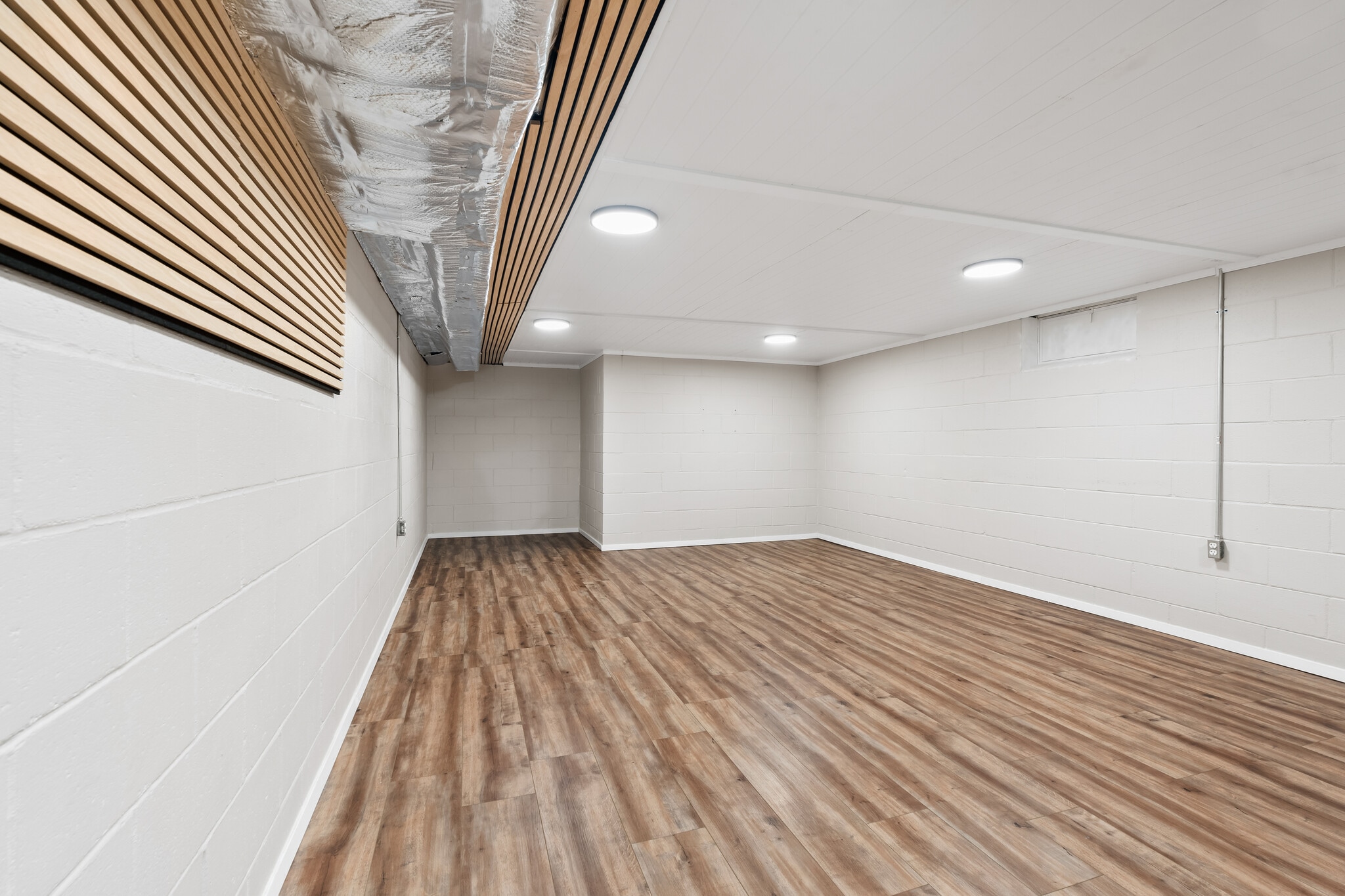 Building Photo - 4442 Vera Cruz Ave N