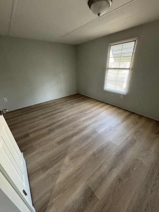 Building Photo - 53 Cushion Pl