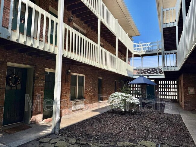 Building Photo - Greentree Apartments - Greentree Building