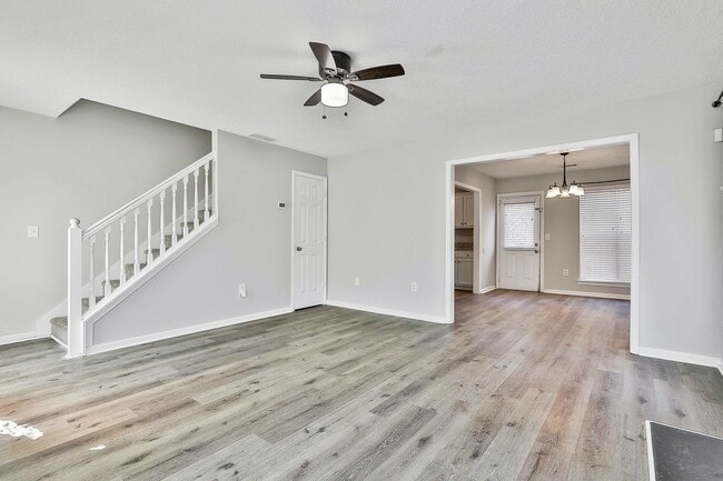 Building Photo - 3BR Home in Jonesboro. Spacious Primary Suite & Convenient Location