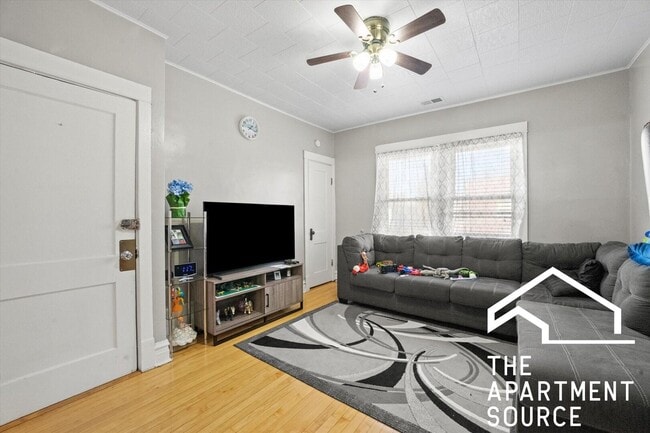 Building Photo - 4135 W Henderson St