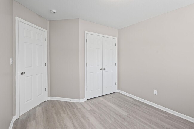 Building Photo - 5703 Candlewood Dr
