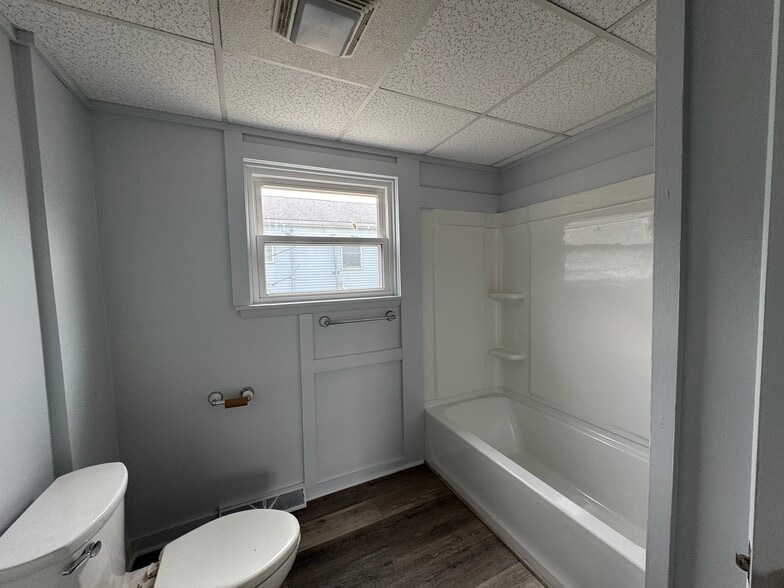 Bath - 4400 Jacob St