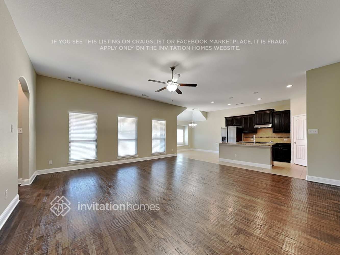 Building Photo - 5609 Paradise Dr