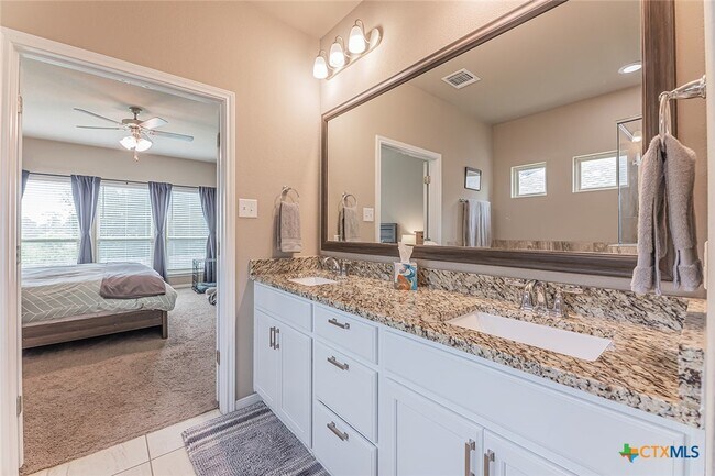Building Photo - 3212 Trinity Dr