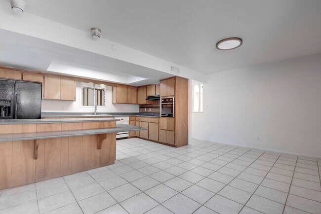 Building Photo - Spacious 4BR Tempe Home with Private Pool Near ASU