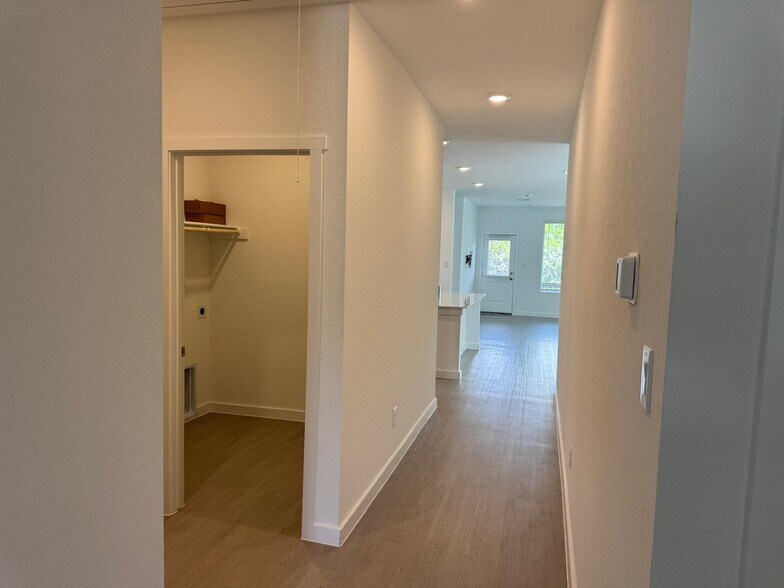 Entrance - 10342 Bridgton Ml