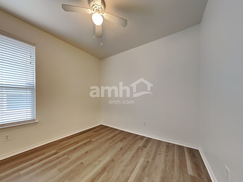 Building Photo - 10608 Cloisters Dr
