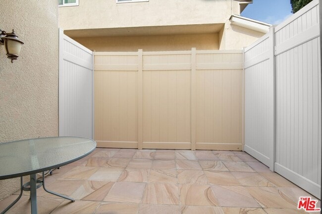 Building Photo - 916 15th St