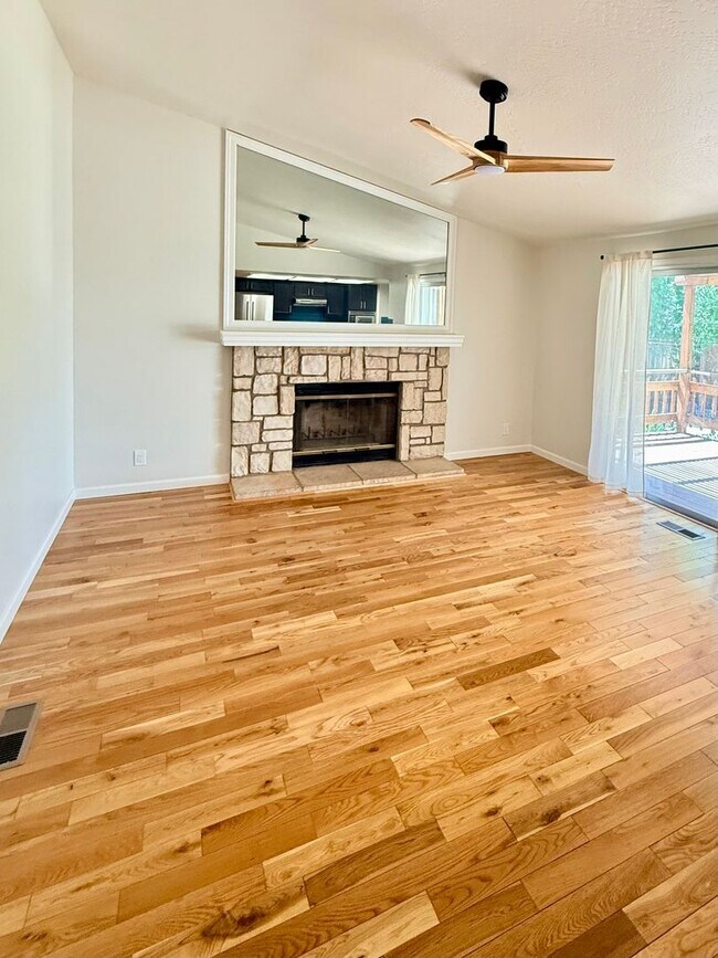 Building Photo - Beautiful Northwest Reno Home with Stunning Mountain Views