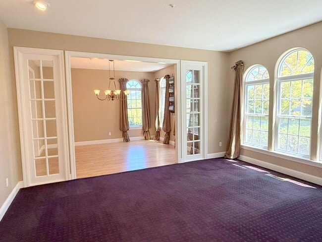 Building Photo - Westside Alamo Custom Estate With Beautifu...