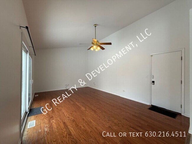 Building Photo - 885 Chelsea Ct