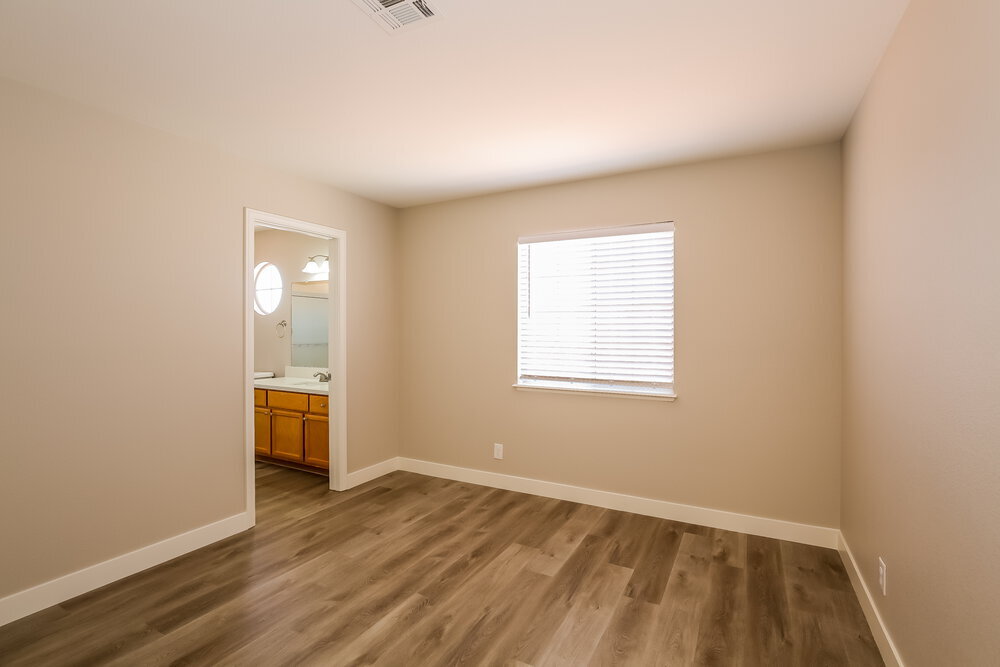 Building Photo - 5616 Red Bluff Dr