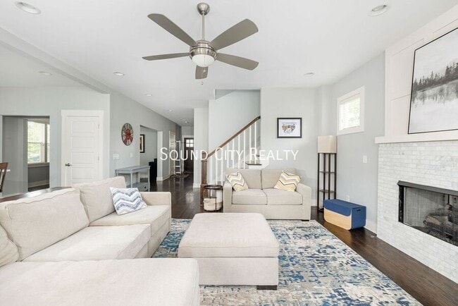 Building Photo - 606B Eastboro Dr