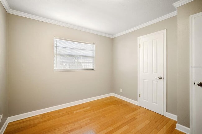 Building Photo - 3909 W Iowa Ave