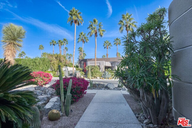 Building Photo - 6 Rocky Ln