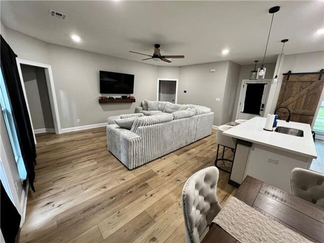 Building Photo - Beautiful One year old 3 BR 2 bath home