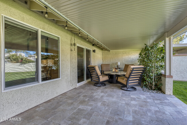 Building Photo - 7812 E Oakshore Dr