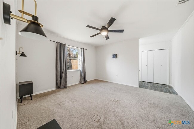 Building Photo - 610 Creek St