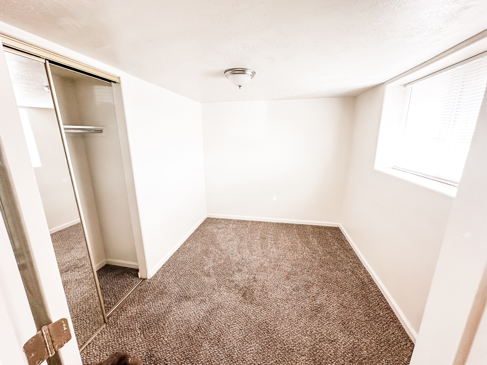 Building Photo - 29 E 300 N