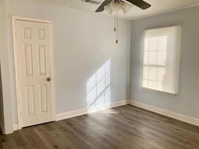 Building Photo - 331 Terminal St