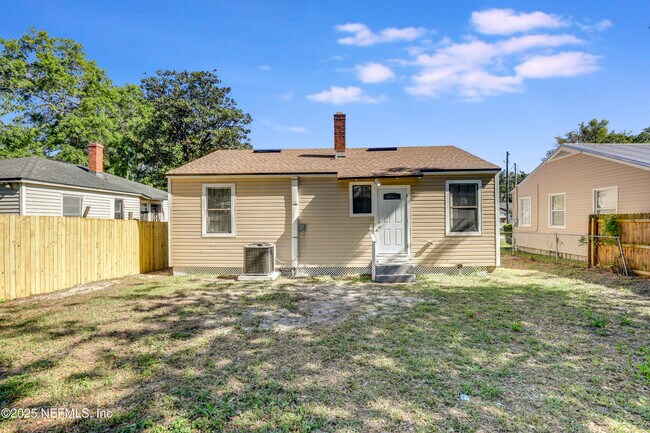 Building Photo - 5246 Sunderland Rd