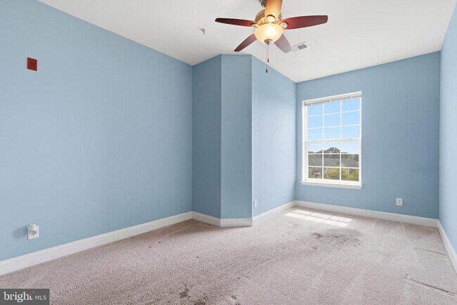 Building Photo - 9202 Charleston Dr