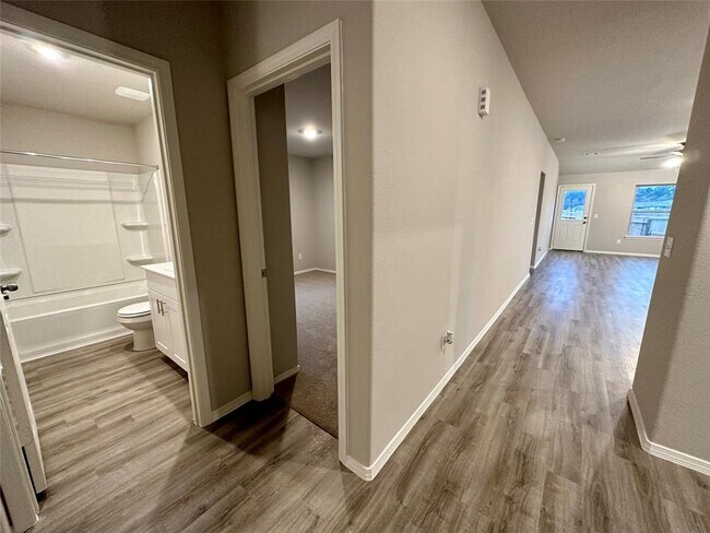 Building Photo - 491 Dalloway St