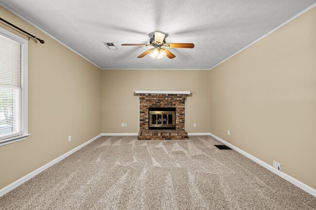 Building Photo - Immaculate 4BR Home with In Law Suite in Prime Location