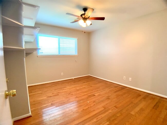 Building Photo - 9634 Fairdale Ln