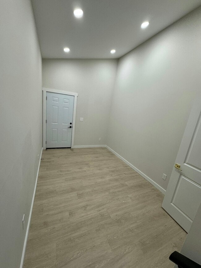 Building Photo - 2416 N Charles St