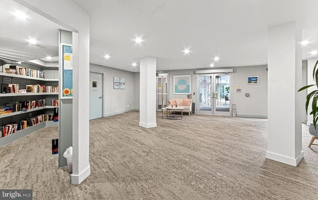 Building Photo - 501 Slaters Ln