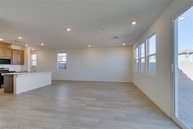 Building Photo - 650 Moonlit Lk Ln