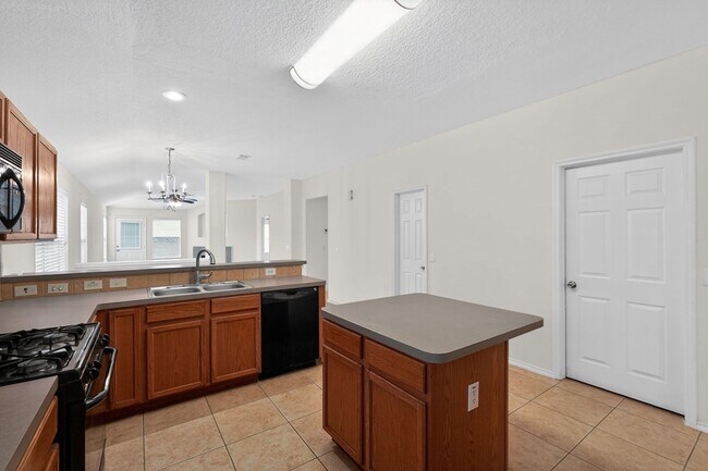 Building Photo - 20114 Larkspur Landing