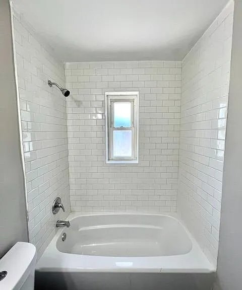 Building Photo - 2040 Faywood Dr